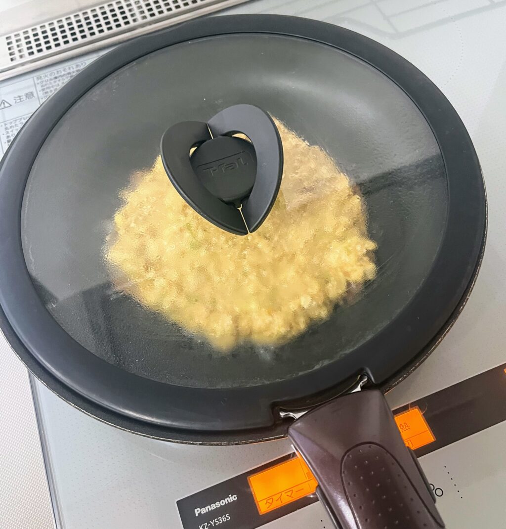 ⑤ ふたをして蒸し焼きにする